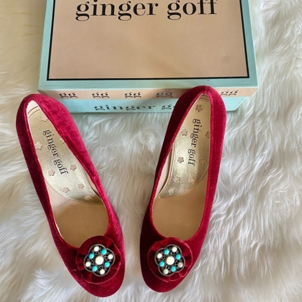 Ginger Goff wine velvet chunky heel pumps, Sz. 8.5